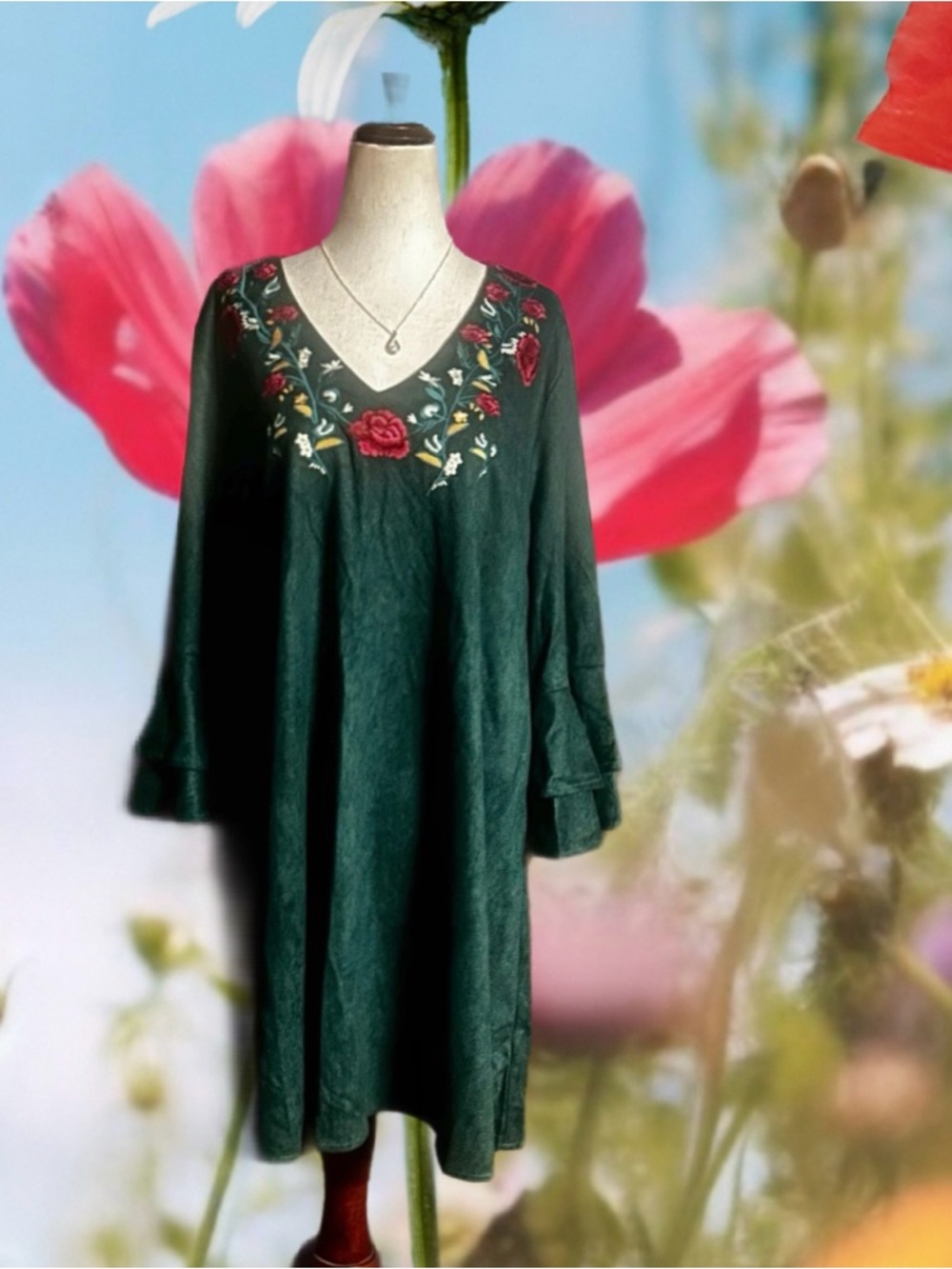 Umgee ~ Women’s Small ~ Green W/ Multi-Colors Floral Embroidery ~ Velvet Dress